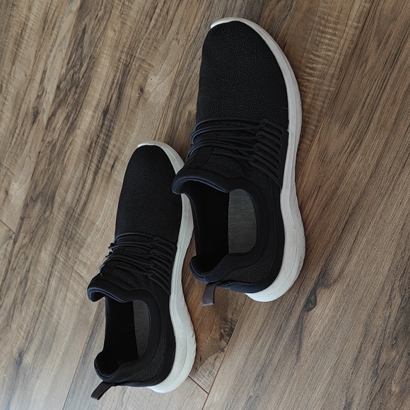 EUC Clark's Metallic Black slip-on sneakers - Picture 3 of 7